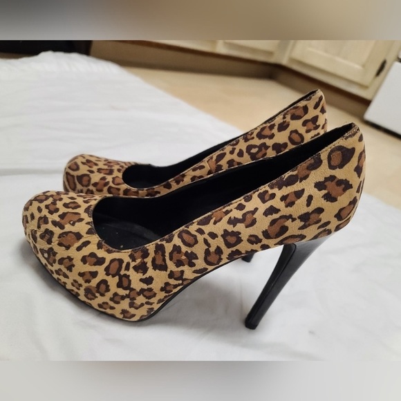 Leopard print platform heels size 9.5 - Picture 8 of 10